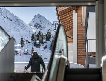 Hotel Edelweiss& Gurgl directly on the slope