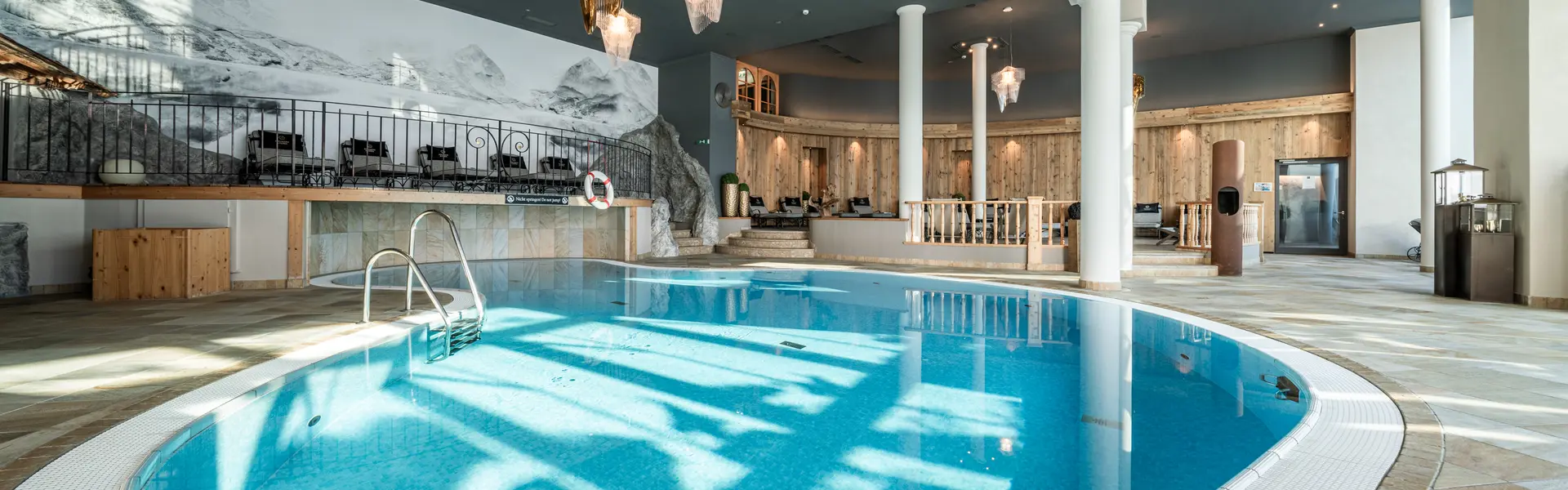 Hotel Edelweiss & Gurgl with wellness area and pool