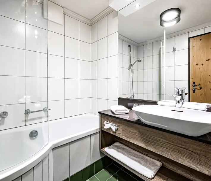 bathroom Suite Edelweiss